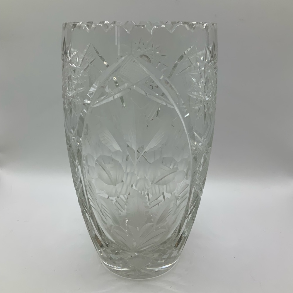 American Brilliant Vintage Crystal Engraved Cut Floral Sawtooth Rim 8" Vase